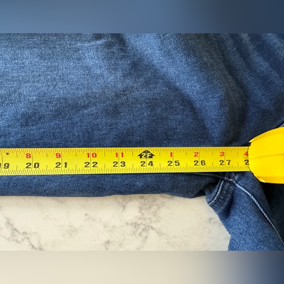 PAIGE Amber Mid Rise Straight Leg in Aegean Distressed - 30 - Picture 9 of 13